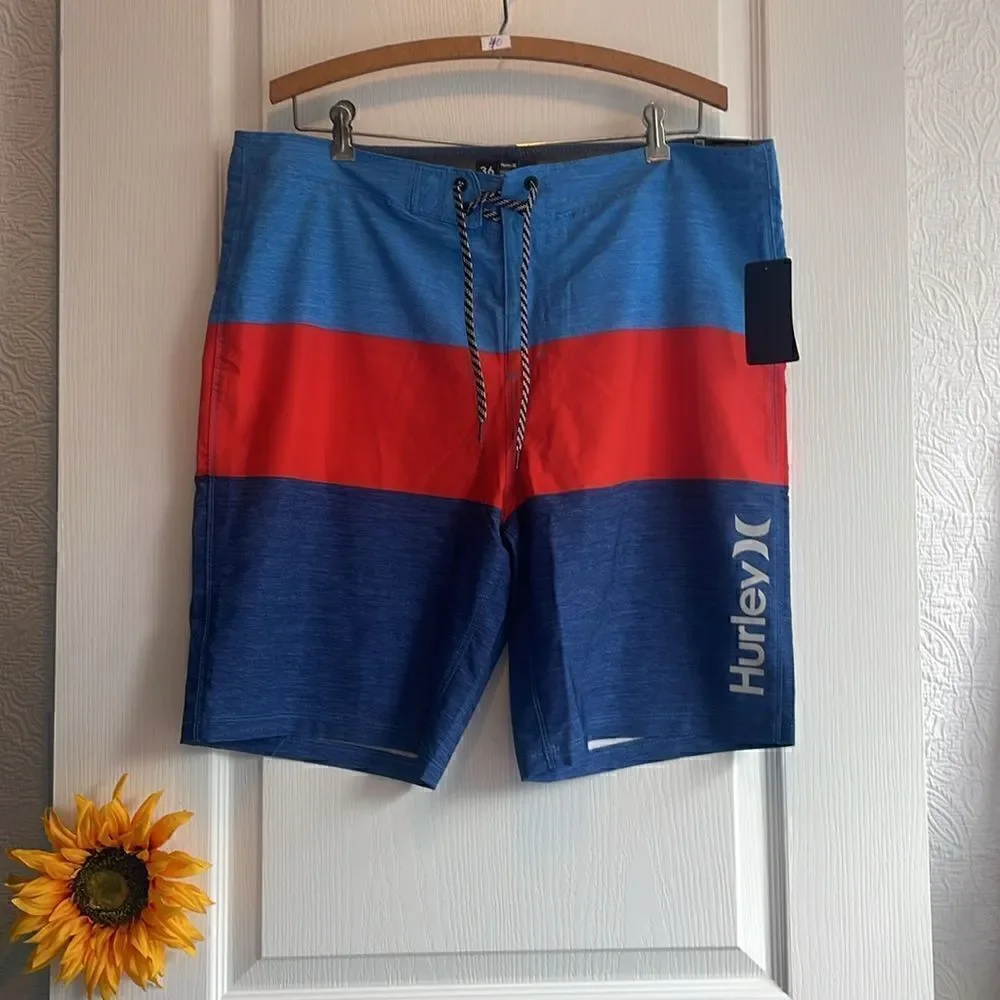 Hurley Men's Color blocked Red/Blue Board short - 36 - NWT